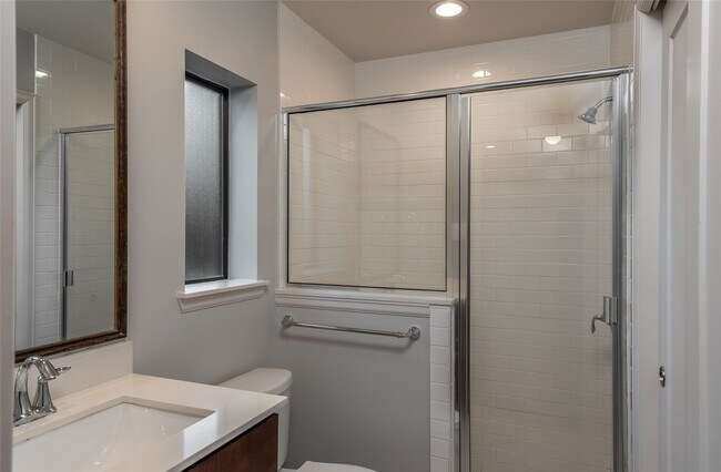 Photo - 1418 Shearn St