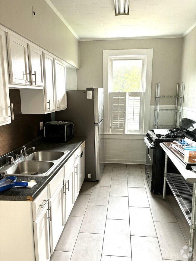 Building Photo - 416 S Urania Ave Rental