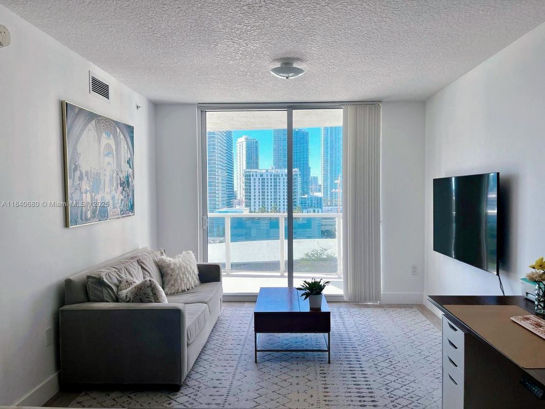 Photo - 601 NE 23rd St