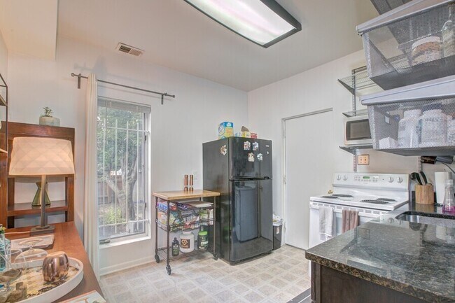 Photo - 1527 T St NW Unit 2