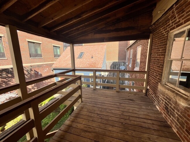 Photo - 612 Caroline St Unidad A