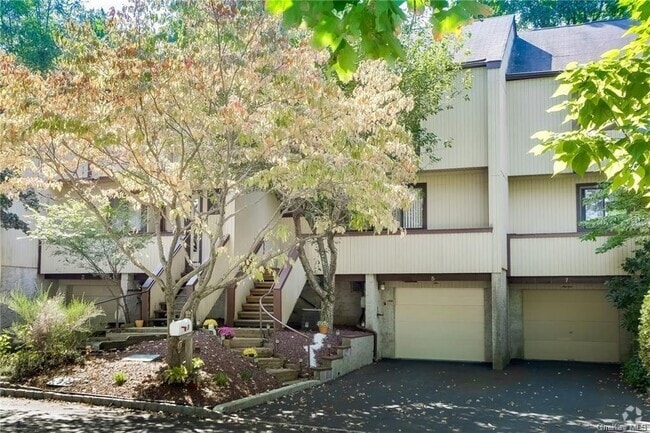 Building Photo - 5 Rockledge Dr Rental