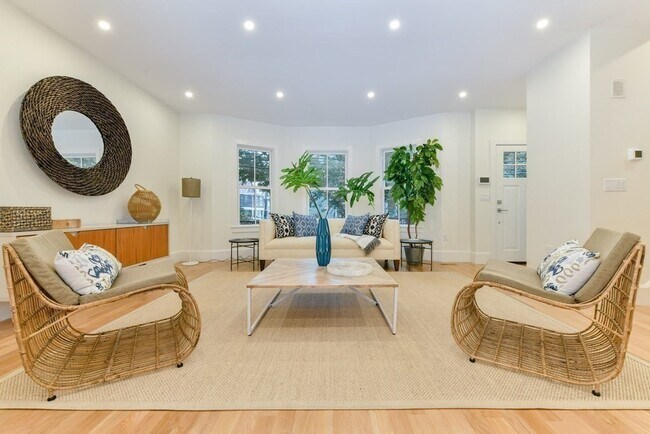 Photo - 234 Chestnut St