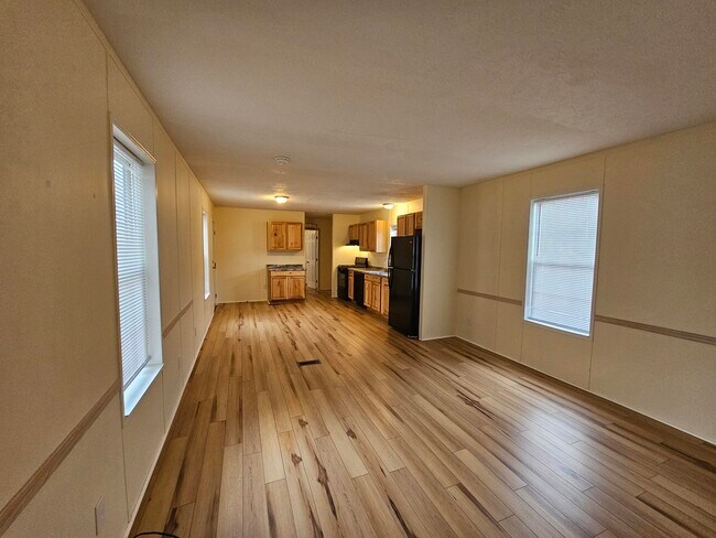 637 Scarlet Dr