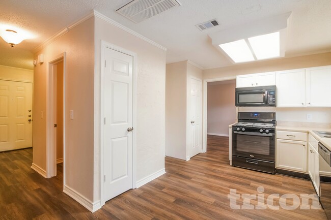 Photo - 18139 Lake Bend Dr