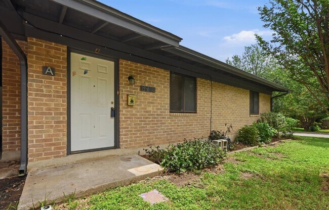 Photo - 8910 Little Walnut Pkwy