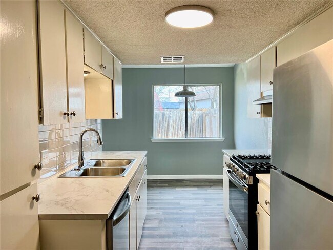 Photo - 10707 Daryl Cove