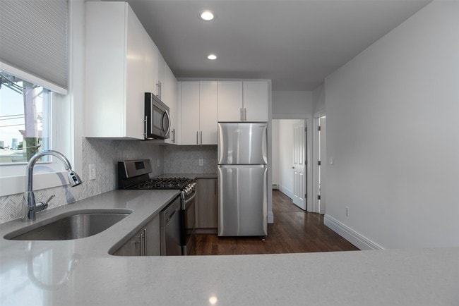 Photo - 76 Bowers St Unit 3