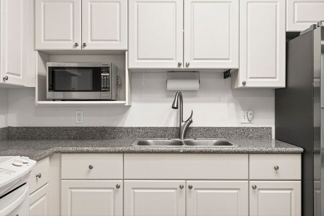 Photo - 801 South St