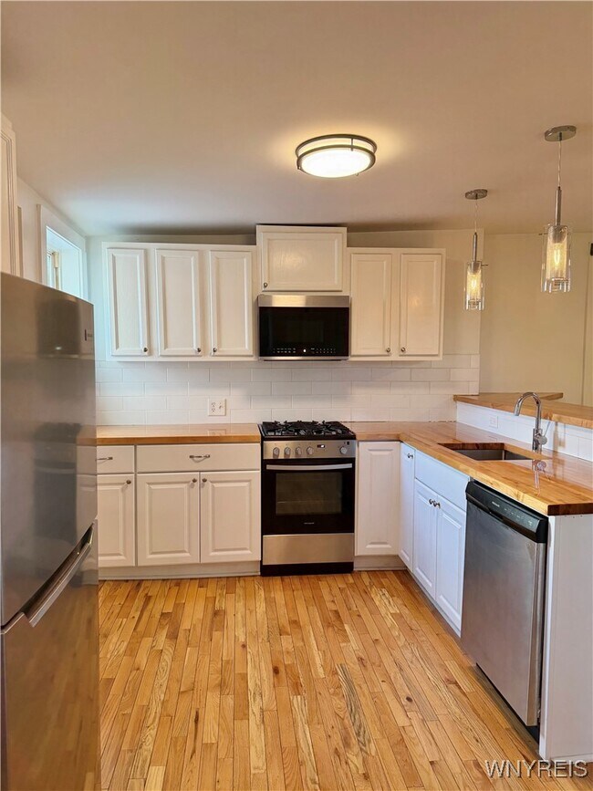 Photo - 56 Trinity Pl