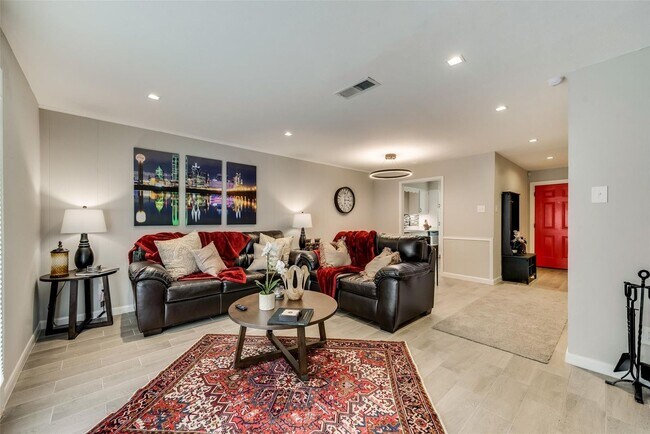 Photo - 3 Bedroom 2 Bathroom 2 Car Garage Duplex i...