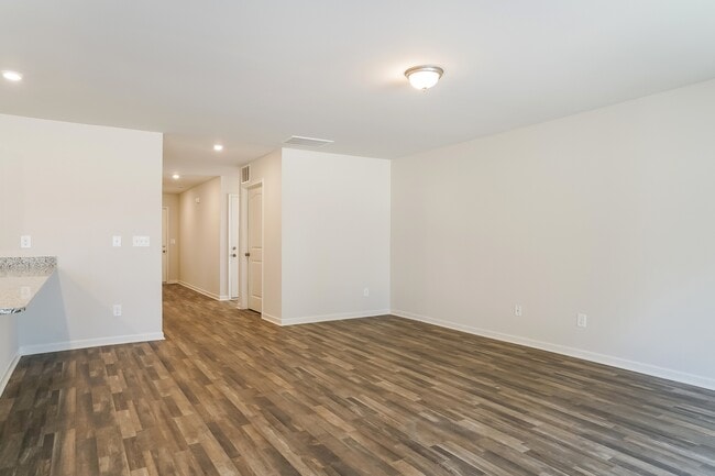 Photo - 2171 Bayside St SW