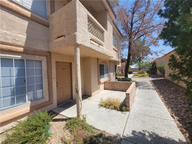 Photo - 1608 N Torrey Pines Dr Condo Unit 103