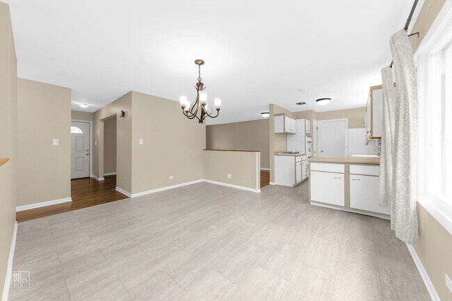 Photo - 410 N Shore Dr