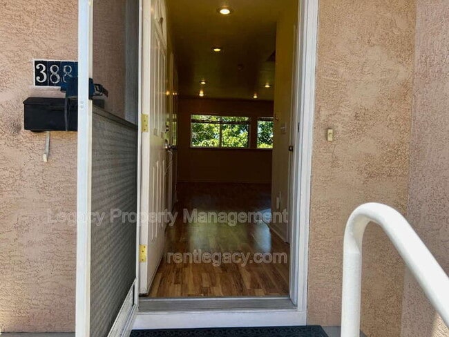 Photo - 3884 Bayview Cir