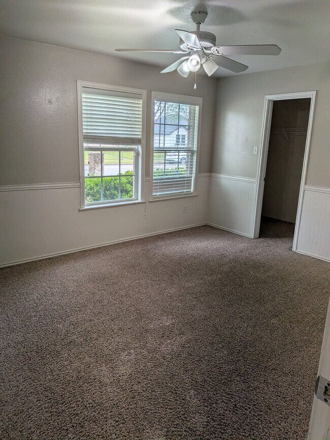 Photo - 2818 Meadow Bluff Dr