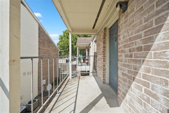 Photo - 3900 Woodchase Dr