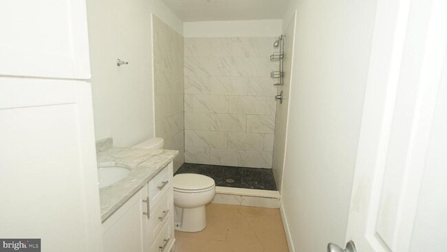 Photo - 1921 W Diamond St