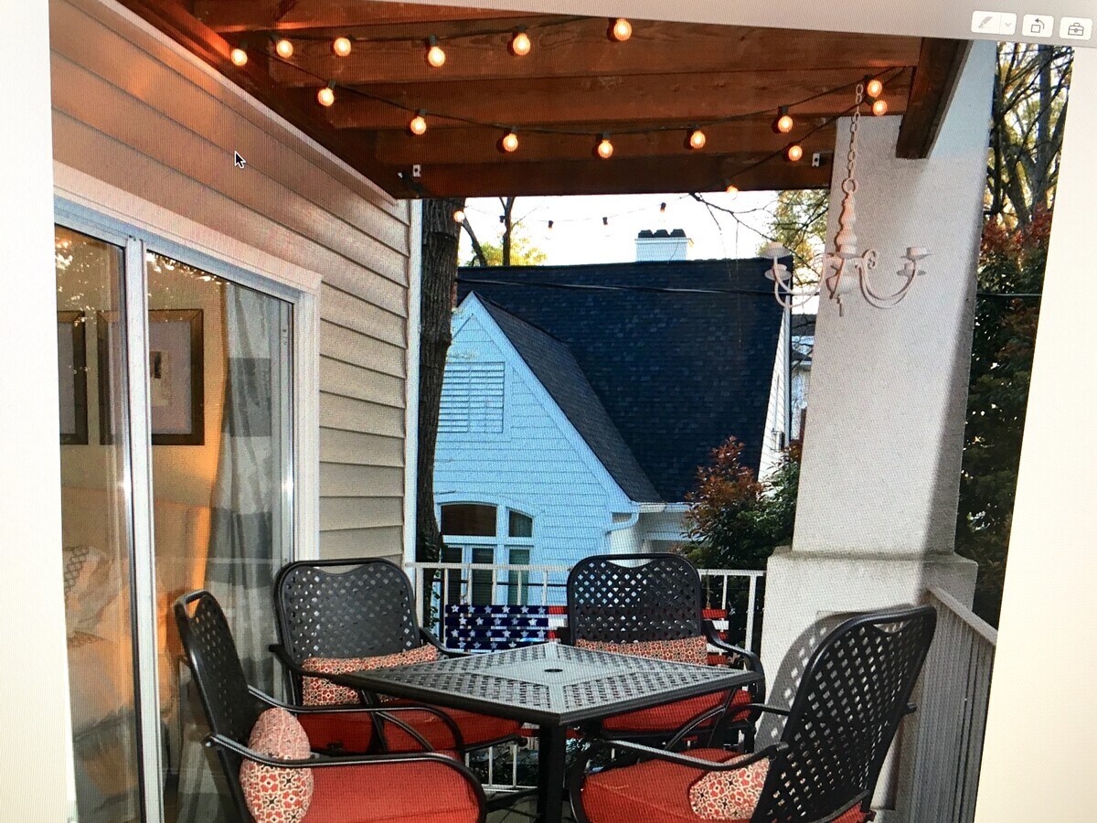 Photo - 2701 Selwyn Ave