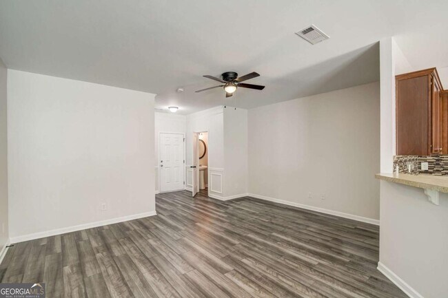 Photo - 544 Oakside Pl