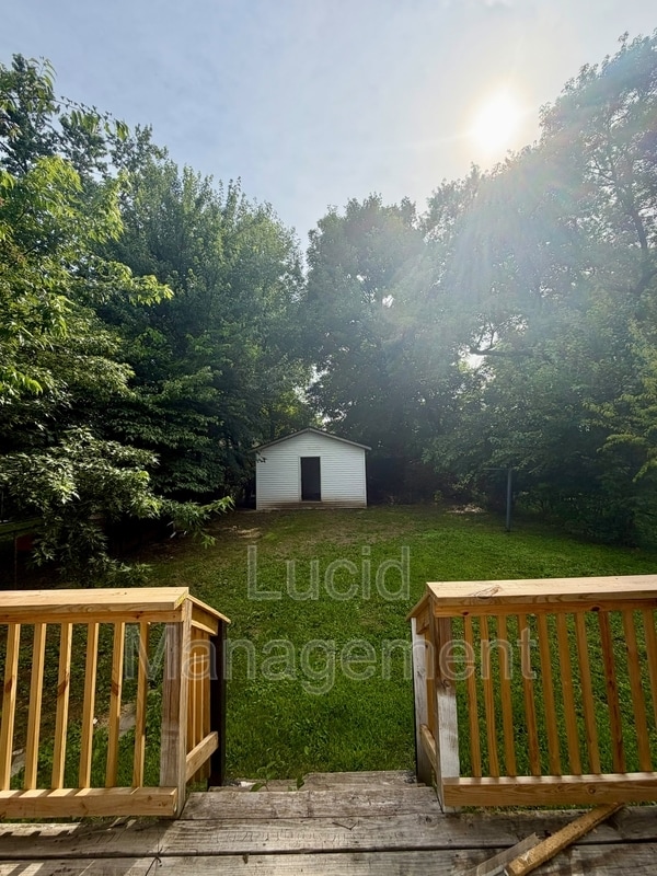 Building Photo - 1610 Phyllis Ave