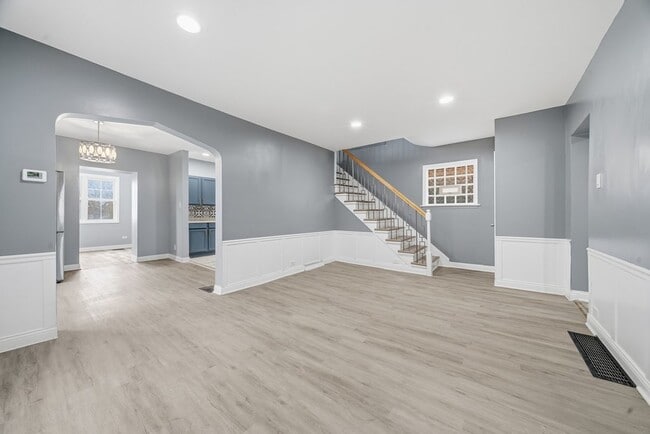 Photo - 8824 S Wabash Ave