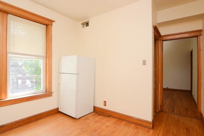 Photo - 852 N Leavitt Unit 3