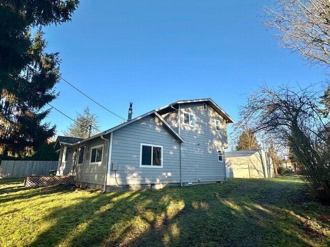 Photo - 3012 Alderwood Ave