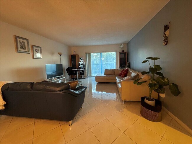 Photo - 16141 Blatt Blvd Unit 408