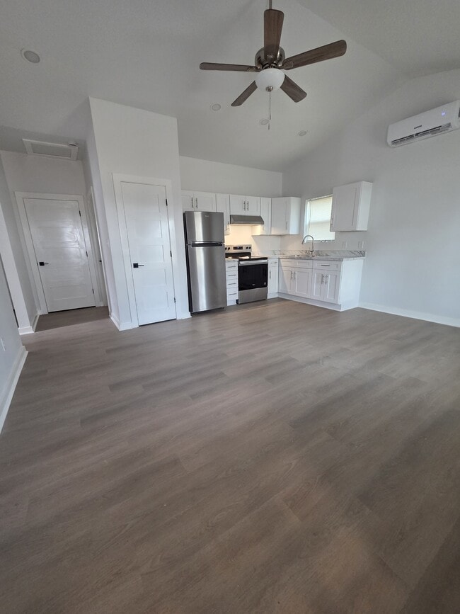 Photo - 3530 Highview Ct