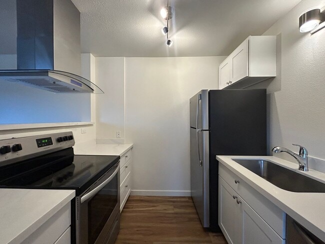 Photo - Updated 2bed/1bath Apartment in Prime Redmond Location! Unidad B4