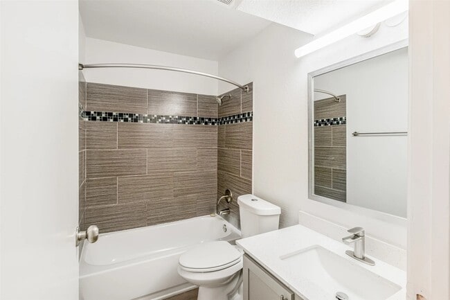 Photo - 4600 W Pioneer Dr Unit 332