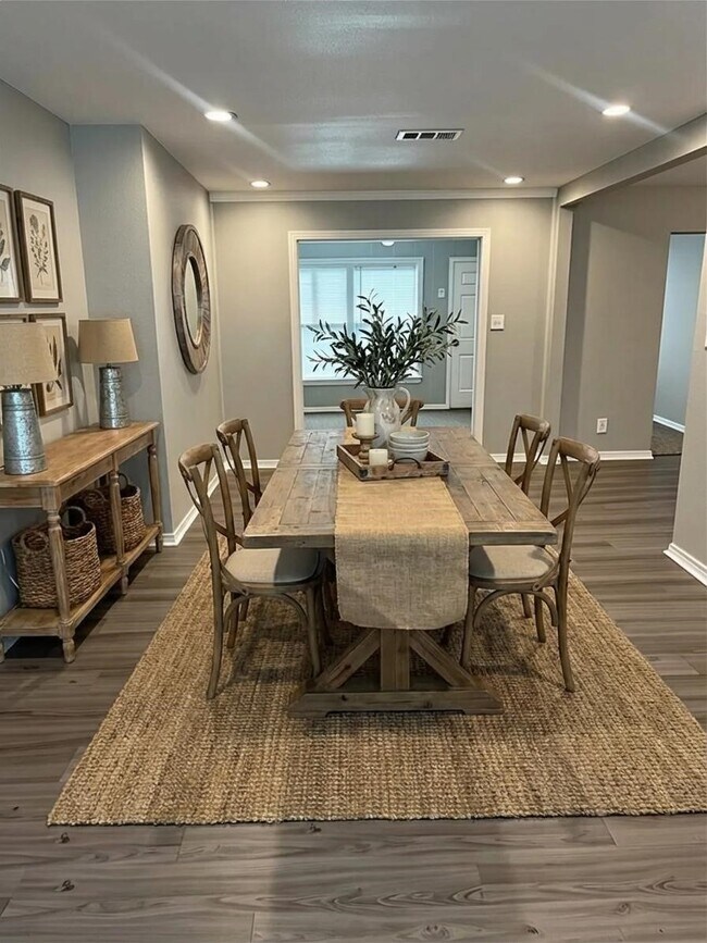 Photo - 6634 Cresthill St