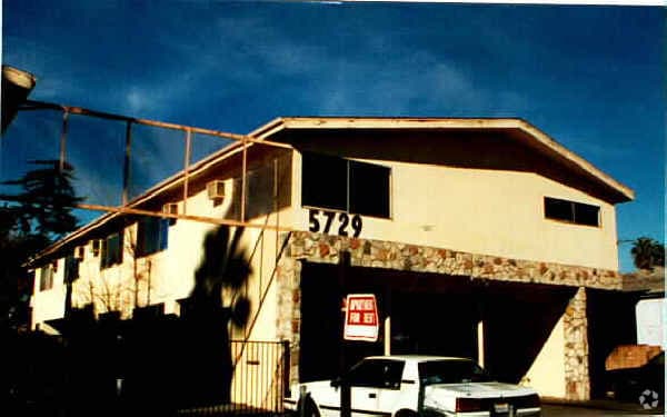 Photo - 5725-29 Vineland Ave