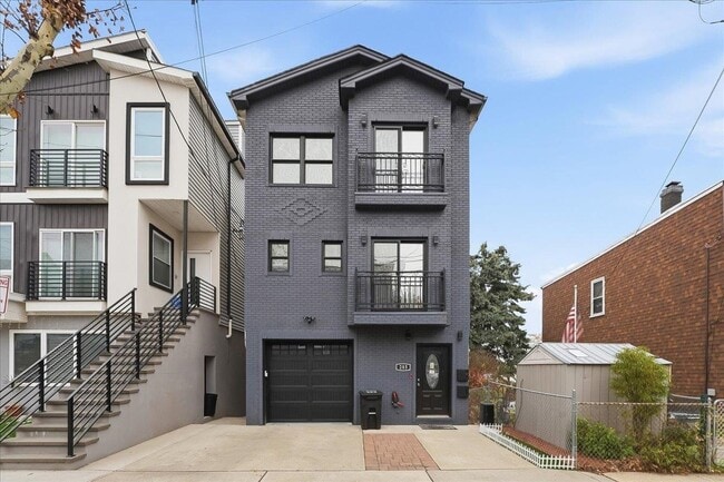 Building Photo - 285 Terrace Ave