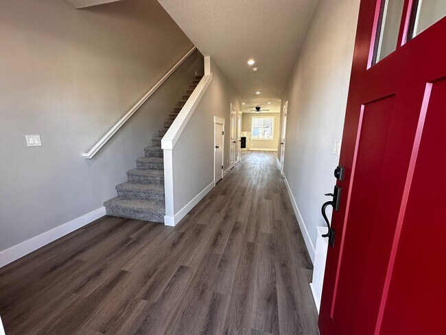 Photo - 176 Unit 1067 Sassafras