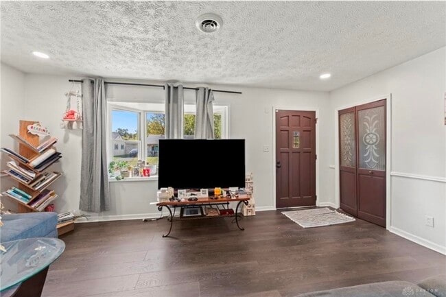 Photo - 1630 Falke Dr