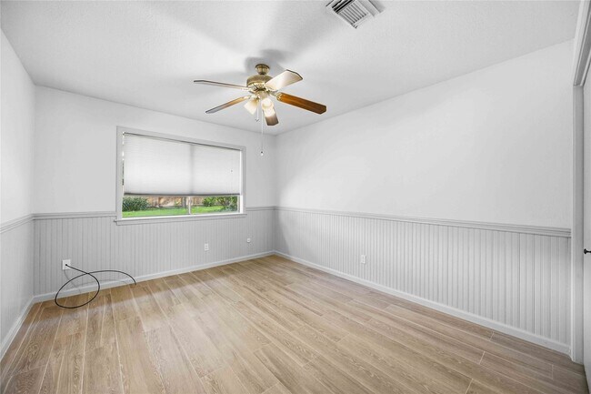 Photo - 16202 Mill Point Dr