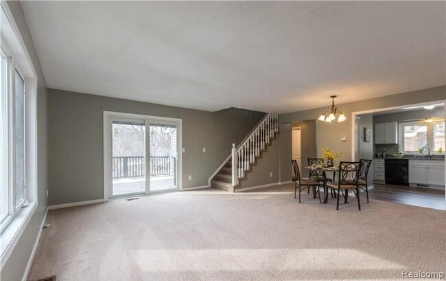 Photo - 185 Fraser St