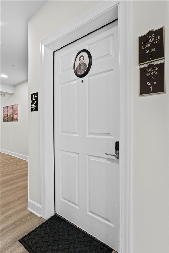 Photo - 34 W Franklin St