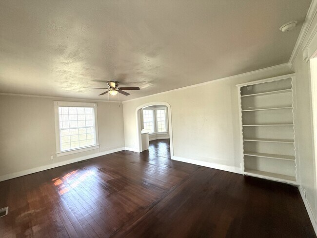 Photo - 524 Carter St SE