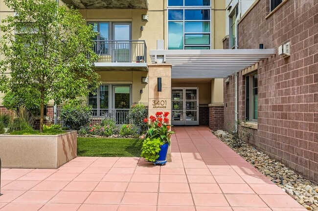 Building Photo - 3401 Arapahoe Ave Unit 304 Rental