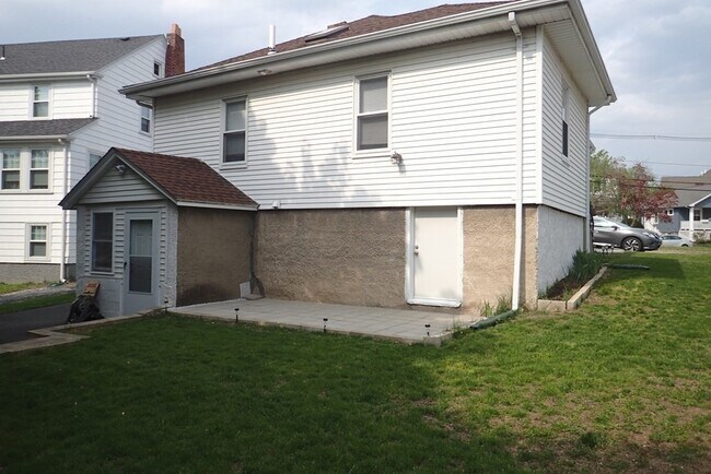 1 Newton Ave