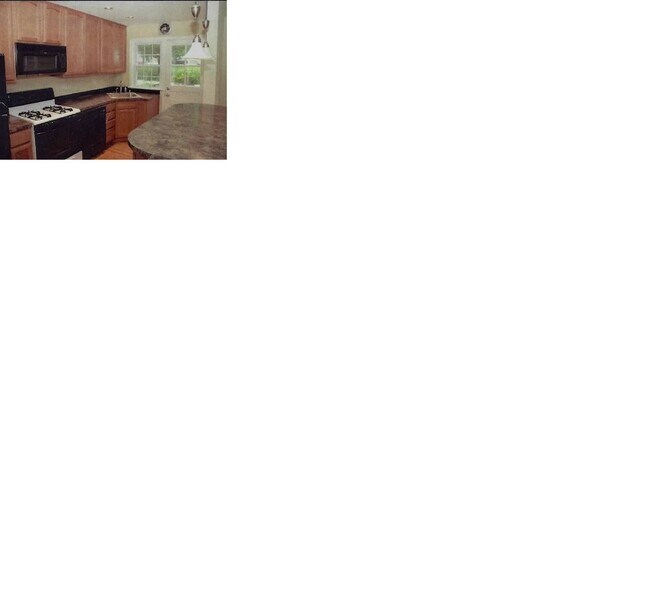 Photo - 7028 Heathfield Rd