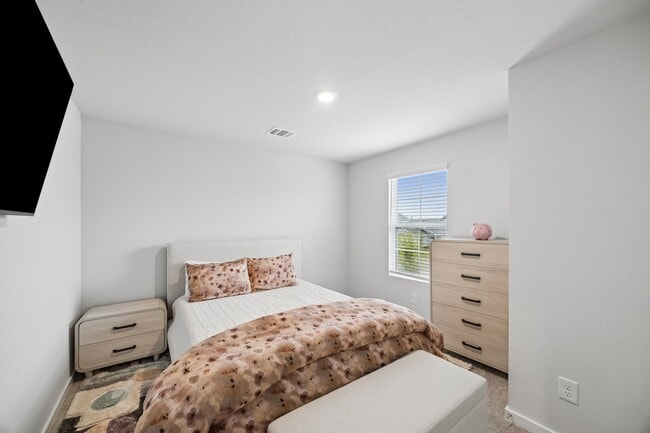 Photo - 772 Westpointe Dr