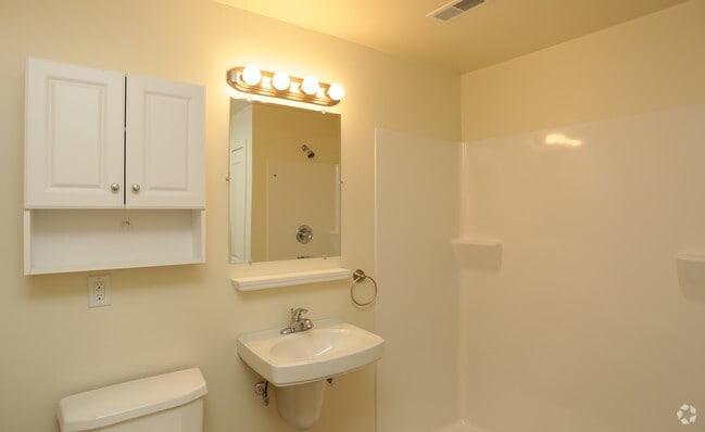 1BR, 1BA-1385SF - The Spinney at Van Dyke