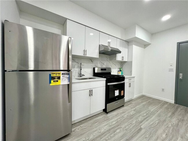 Photo - 186 Erasmus St Unit 2