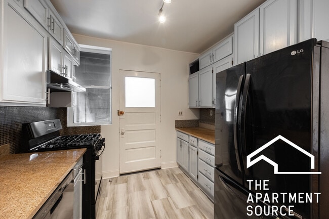 Photo - 1432 W Jonquil Ter Unit 2