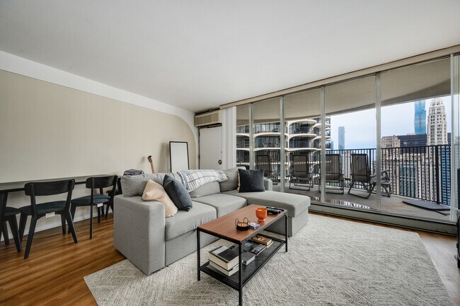 300 N State St Unit 3508
