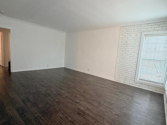 Building Photo - 13637 Washington Ave